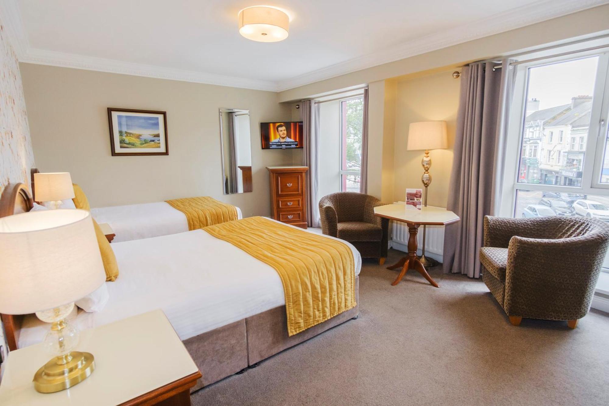 Donegal Town Central Hotel Donegal מראה חיצוני תמונה