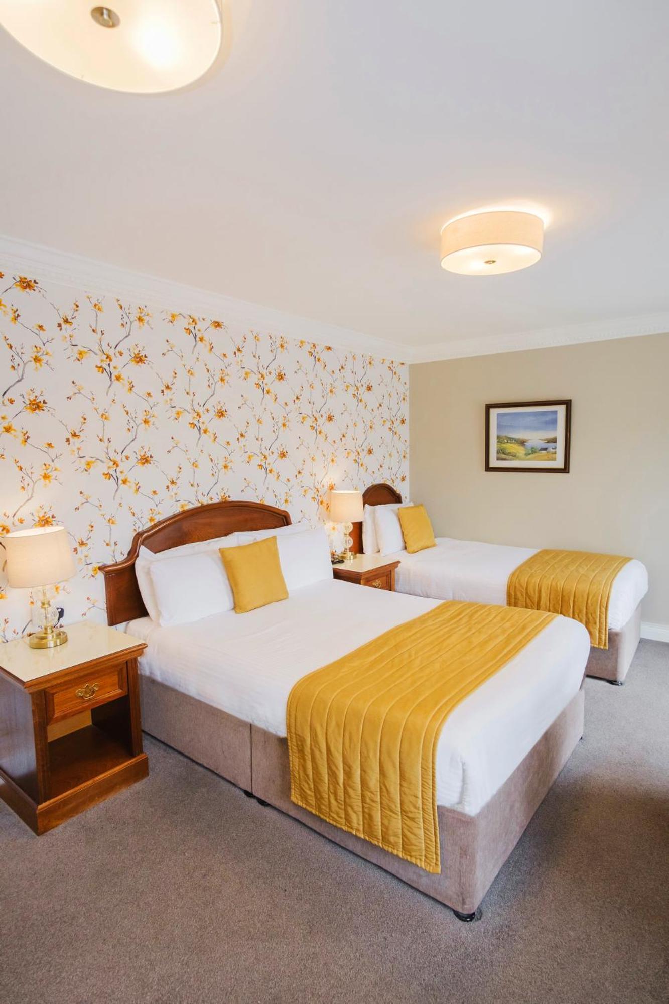 Donegal Town Central Hotel Donegal מראה חיצוני תמונה