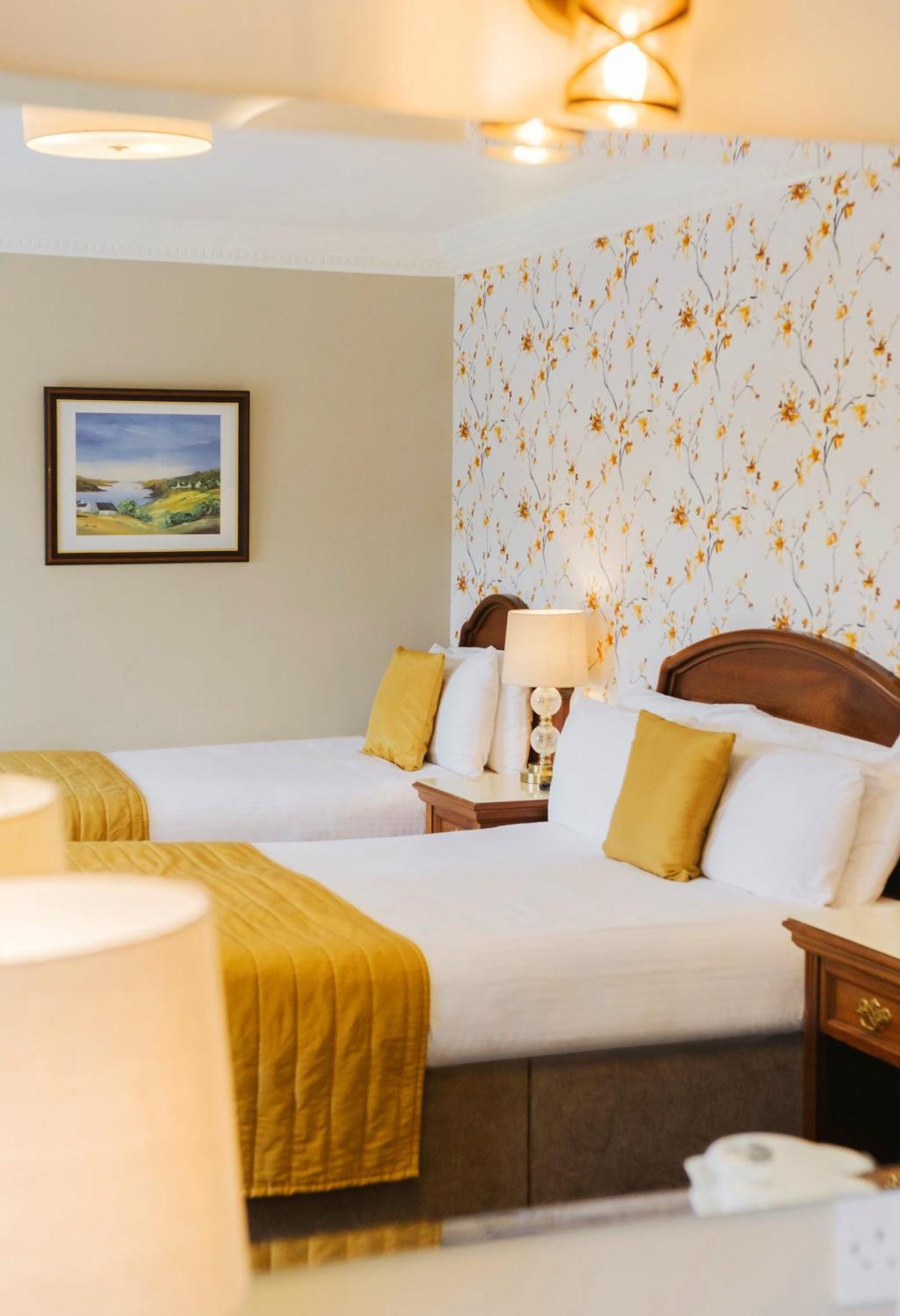 Donegal Town Central Hotel Donegal מראה חיצוני תמונה