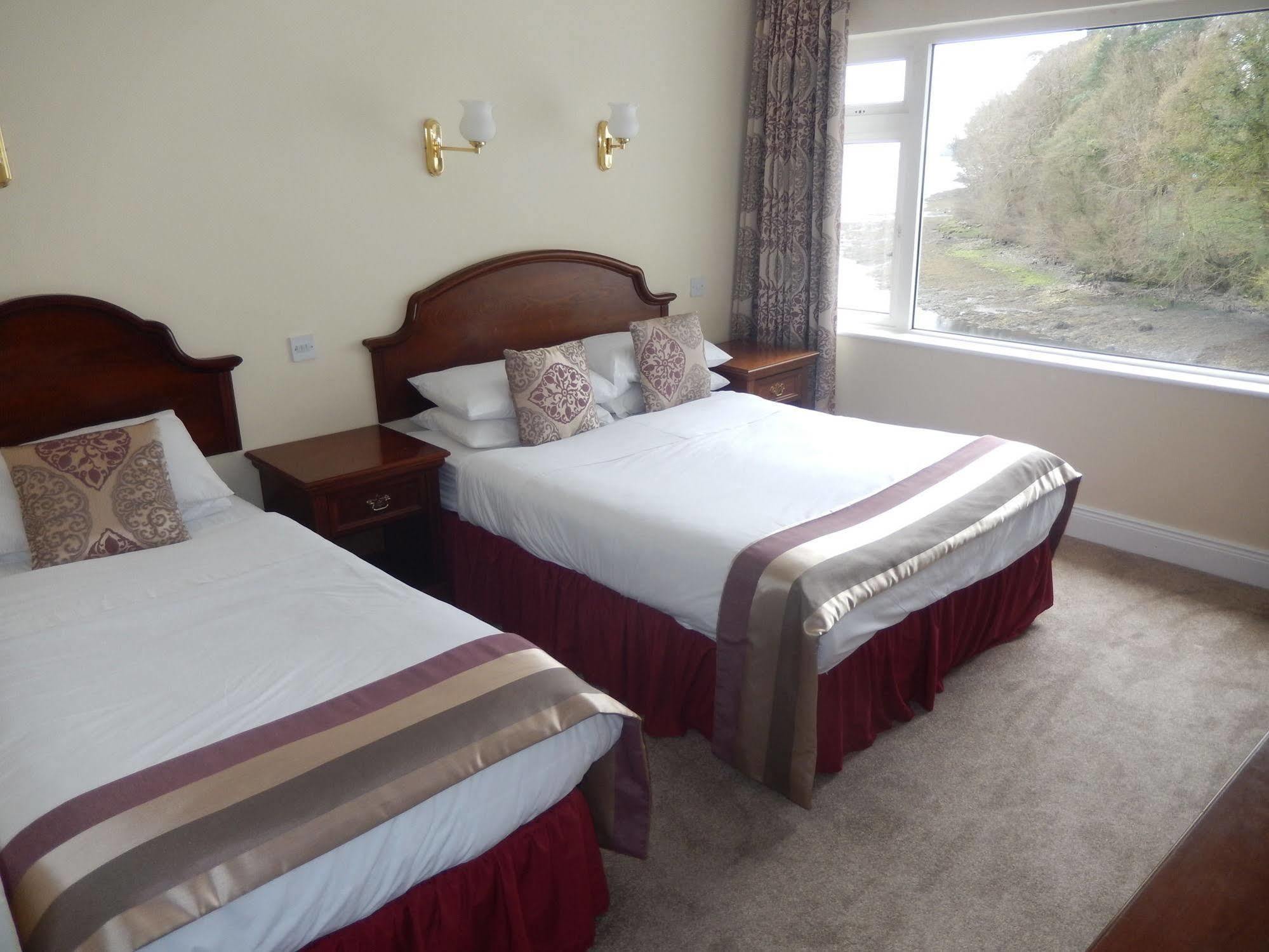 Donegal Town Central Hotel Donegal מראה חיצוני תמונה