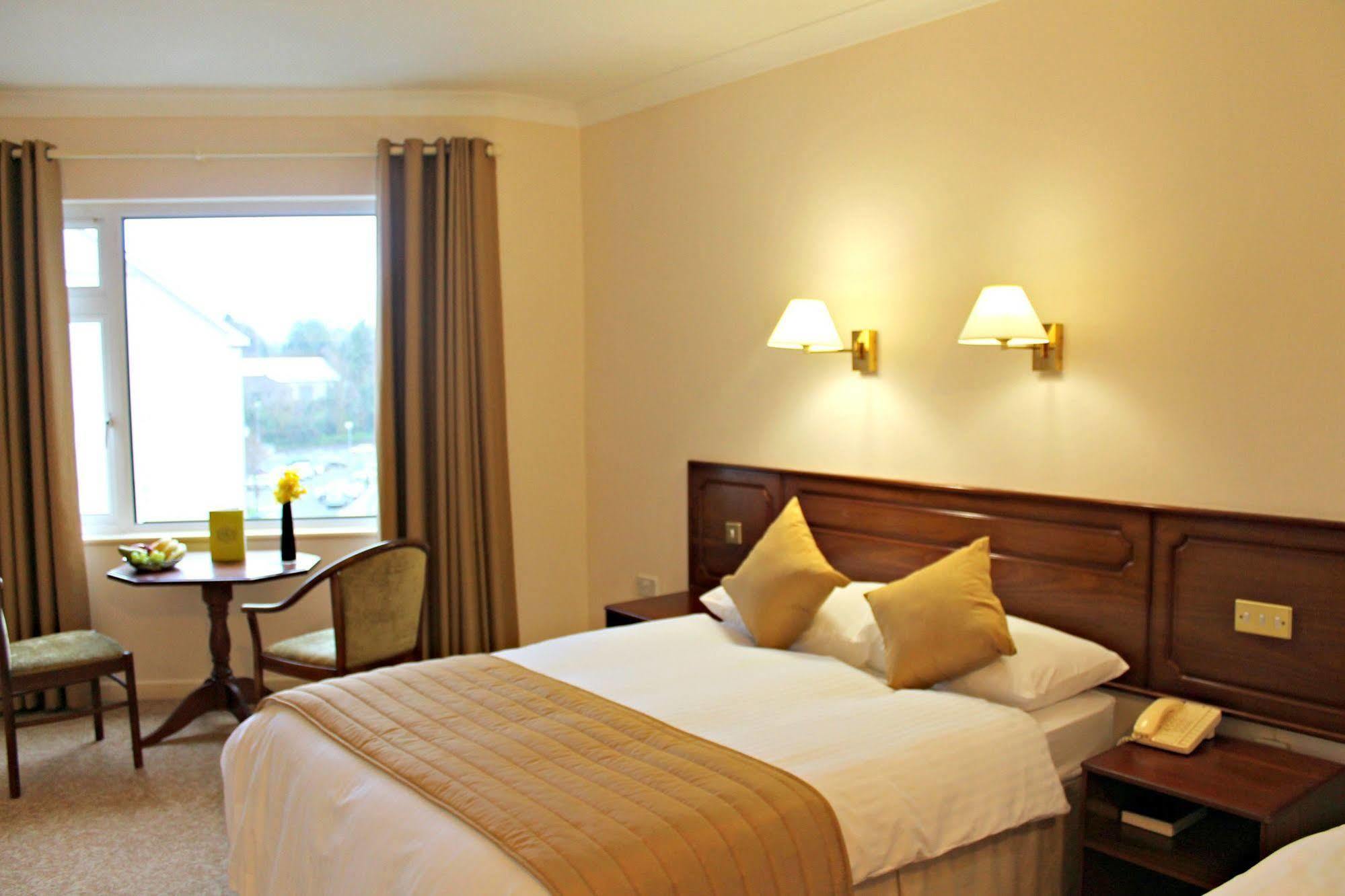 Donegal Town Central Hotel Donegal מראה חיצוני תמונה