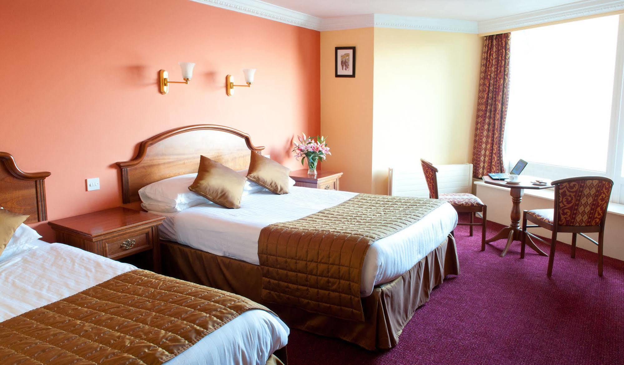 Donegal Town Central Hotel Donegal מראה חיצוני תמונה
