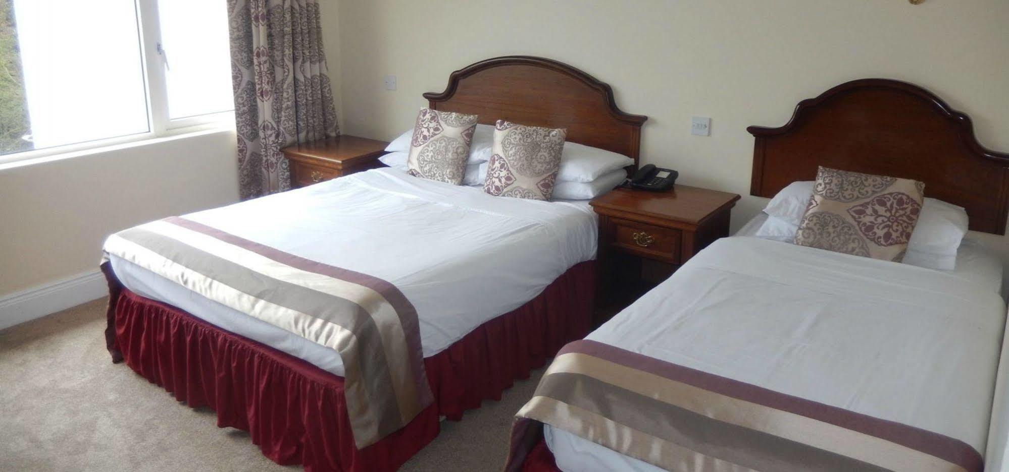 Donegal Town Central Hotel Donegal מראה חיצוני תמונה