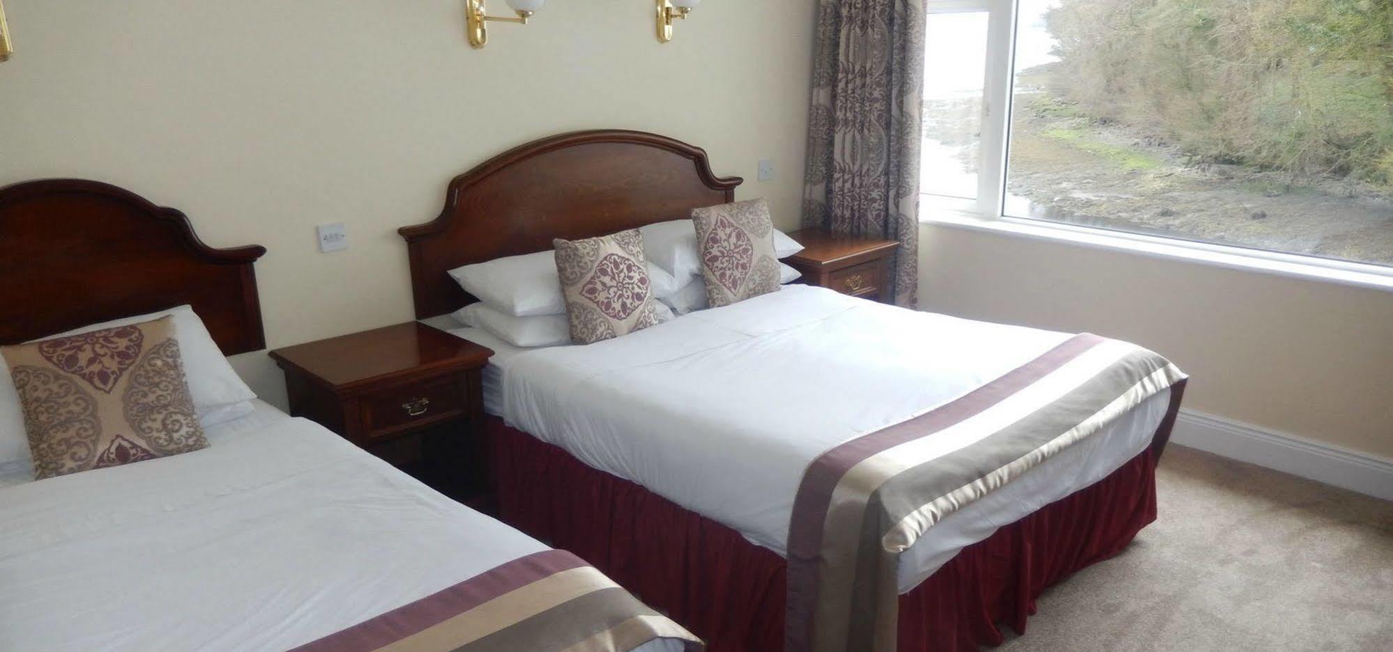 Donegal Town Central Hotel Donegal מראה חיצוני תמונה